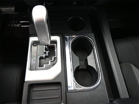 Used 2018 Toyota Tundra SR5 image 9