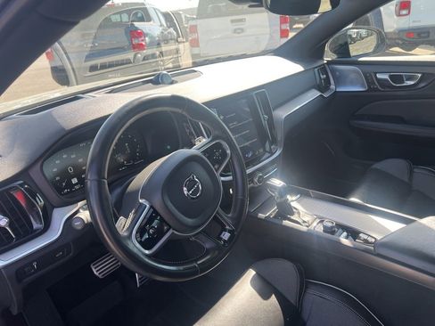 Used 2019 Volvo S60 T6 R-Design image 10