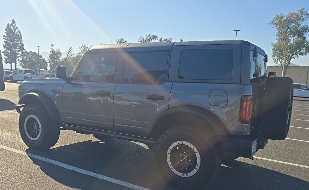 Used 2023 Ford Bronco Big Bend w/ Sasquatch Package AWD/4WD image 3