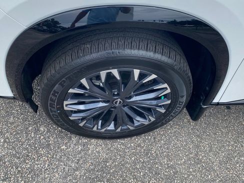 Used 2024 Nissan Rogue Platinum FWD image 20