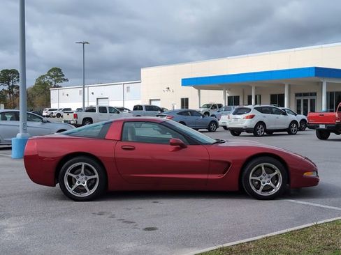 Used 2004 Chevrolet Corvette Coupe w/ Roof Package image 2