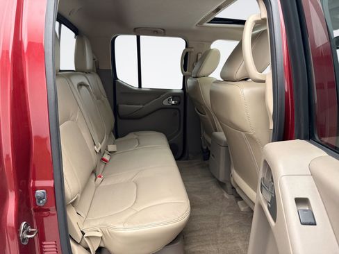 Used 2014 Nissan Frontier SL w/ SL Moonroof Package AWD/4WD image 19