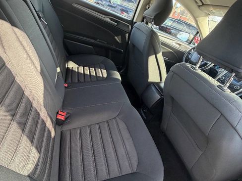 Used 2018 Ford Fusion SE image 33