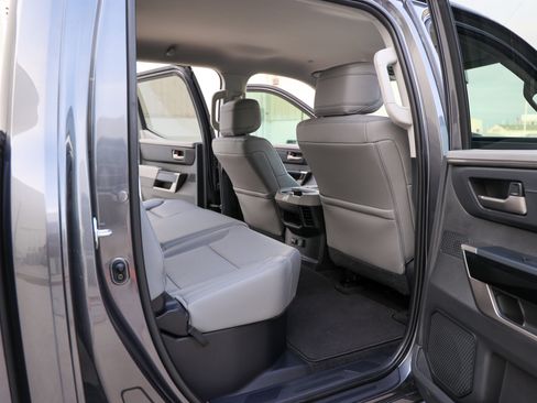 Used 2024 Toyota Tundra Limited AWD/4WD image 31