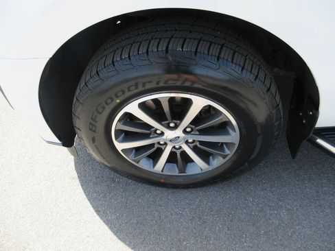 Used 2020 Ford Expedition Max XLT w/ Equipment Group 202A AWD/4WD image 14