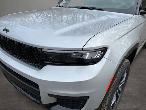 New 2025 Jeep Grand Cherokee L Limited image 36