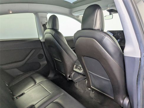 Used 2020 Tesla Model Y Long Range image 27