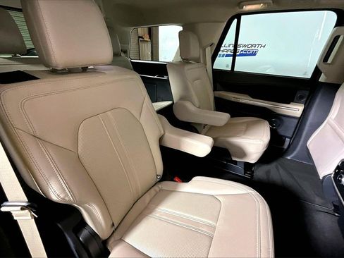 Used 2024 Ford Expedition Limited image 22