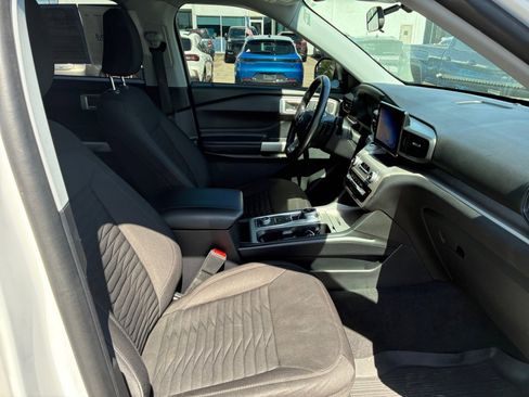 Used 2021 Ford Explorer XLT w/ Class III Trailer Tow Package AWD/4WD image 21