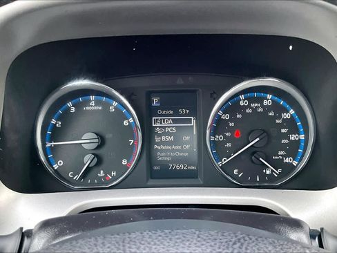 Used 2016 Toyota RAV4 Limited image 25