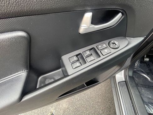 Used 2015 Kia Sportage LX image 11