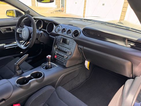 Used 2016 Ford Mustang Shelby GT350 w/ Track Package image 20