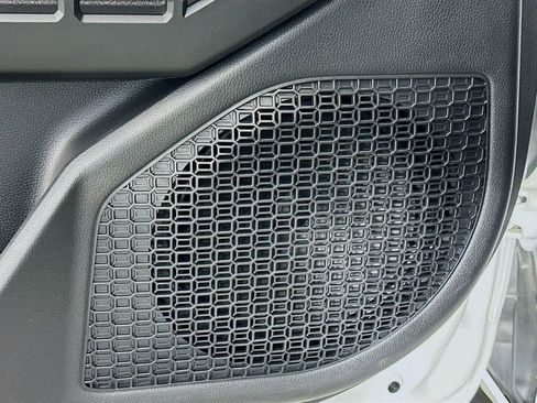 Used 2025 Toyota Tacoma TRD Sport image 18