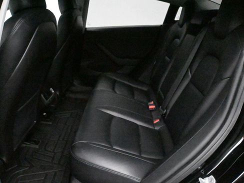 Used 2019 Tesla Model 3 Mid Range image 8