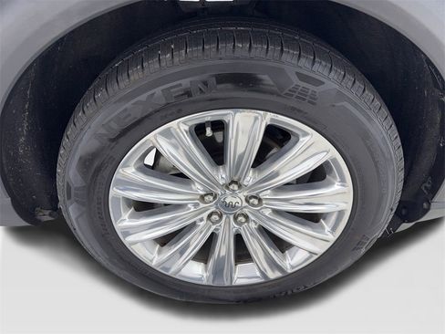 Used 2021 Ford Explorer King Ranch w/ Premium Technology Package image 87