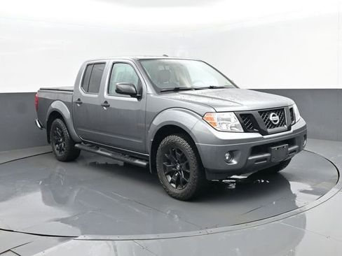 Used 2018 Nissan Frontier SV w/ Value Truck Package AWD/4WD image 3