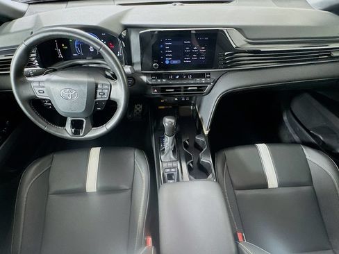 Used 2025 Toyota Camry SE FWD image 23