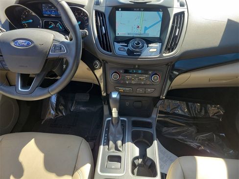 Used 2017 Ford Escape Titanium image 17