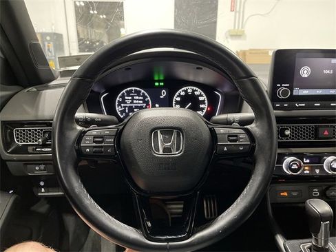 Used 2023 Honda Civic Sport image 15