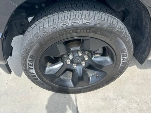 Used 2021 RAM 1500 Big Horn AWD/4WD image 2