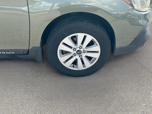 Used 2018 Subaru Outback 2.5i Premium AWD/4WD image 28