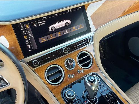 Used 2021 Bentley Continental GT image 26