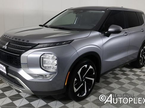 Used 2024 Mitsubishi Outlander SE image 9