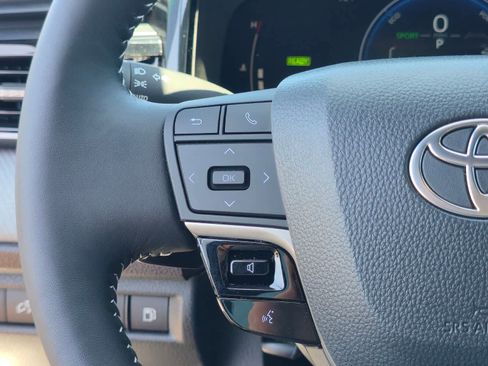 Used 2026 Toyota Camry SE w/ Multimedia Upgrade Package image 22