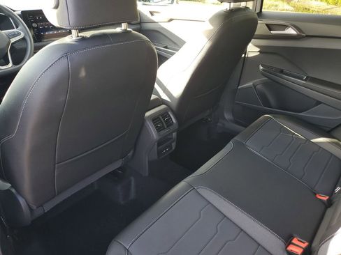 New 2026 Volkswagen Taos SE image 11