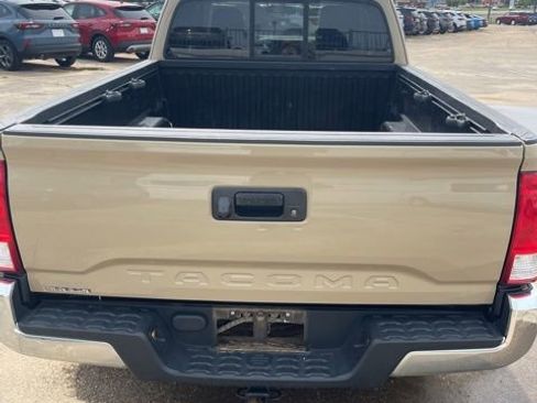 Used 2016 Toyota Tacoma SR5 RWD image 7