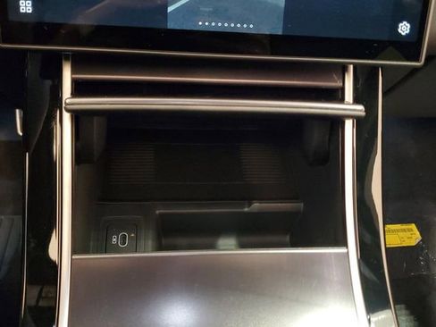 Used 2026 Land Rover Range Rover Velar Dynamic SE image 28