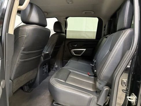 Used 2018 Nissan Titan SL w/ Chrome Package AWD/4WD image 35