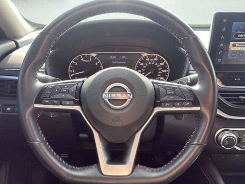 Used 2023 Nissan Altima 2.5 SR w/ SR Premium Package image 12