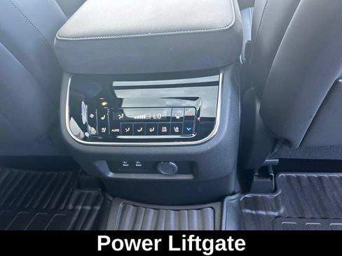 Used 2025 INFINITI QX80 Luxe RWD image 29