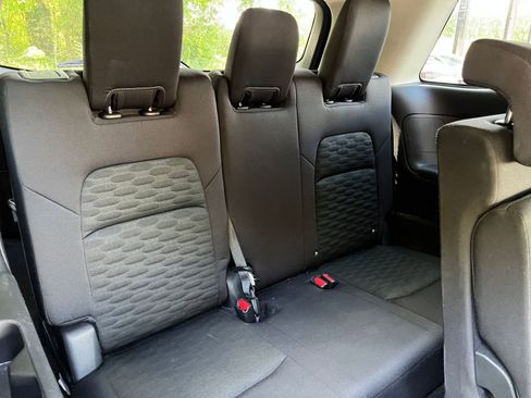 Used 2025 Nissan Pathfinder SV image 30