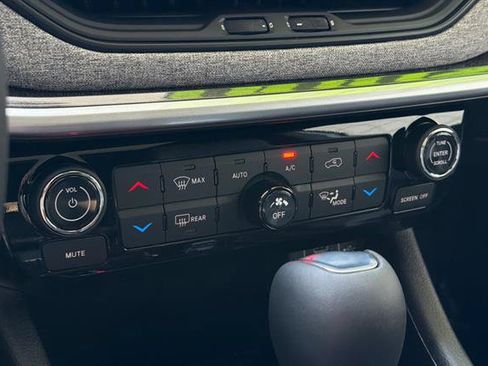 New 2026 Jeep Compass Latitude AWD/4WD image 15