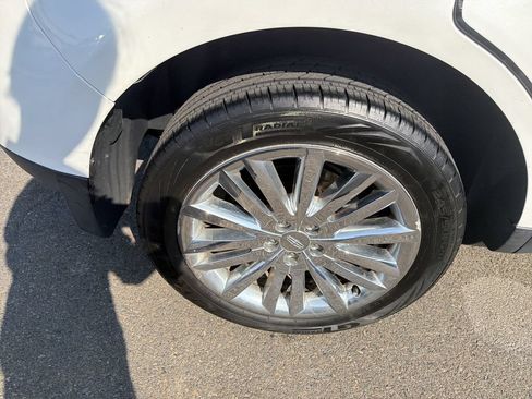 Used 2014 Lincoln MKX AWD w/ Equipment Group 102A image 32