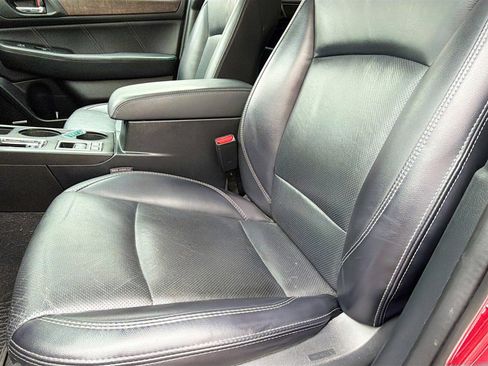 Used 2018 Subaru Outback 2.5i Limited AWD/4WD image 12