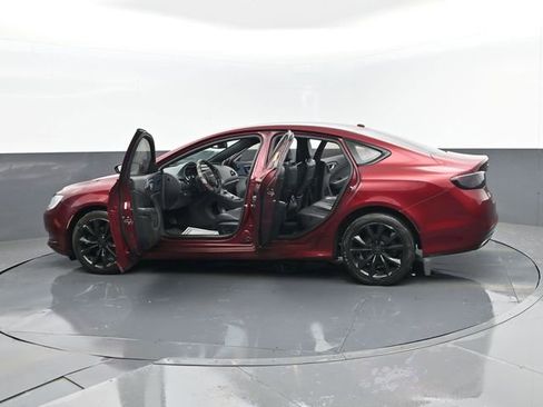 Used 2015 Chrysler 200 S w/ Comfort Group image 30
