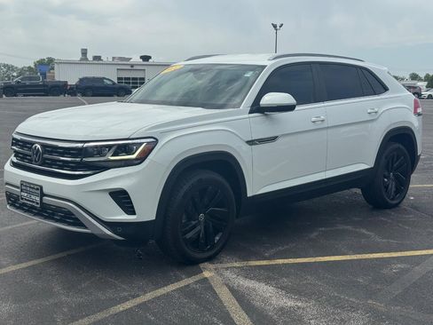 Used 2022 Volkswagen Atlas Cross Sport SE w/ Black Wheel Package AWD/4WD image 9