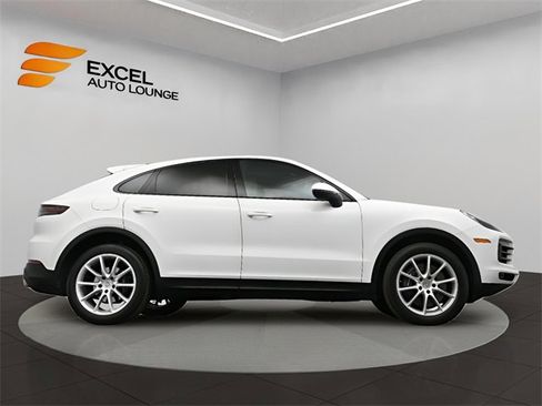 Used 2023 Porsche Cayenne Coupe image 48