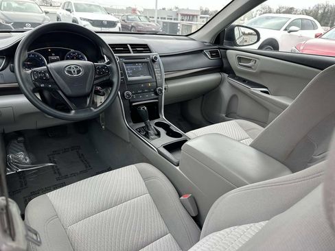 Used 2016 Toyota Camry XLE image 10