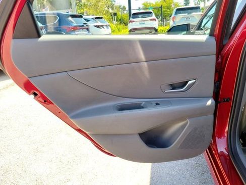 Used 2024 Hyundai Elantra SEL image 9