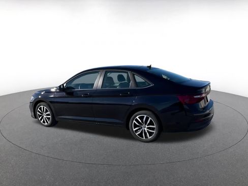 Used 2025 Volkswagen Jetta SE image 10