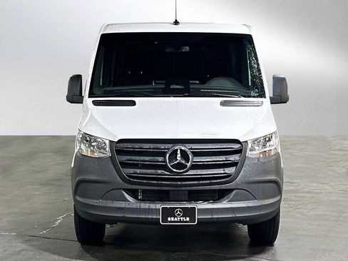 Used 2025 Mercedes-Benz Sprinter 2500 image 8