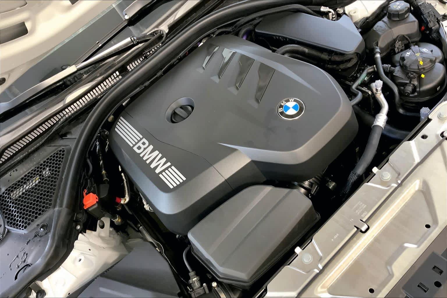 New 2026 BMW 330i xDrive Sedan w/ M Sport Package AWD/4WD image 17