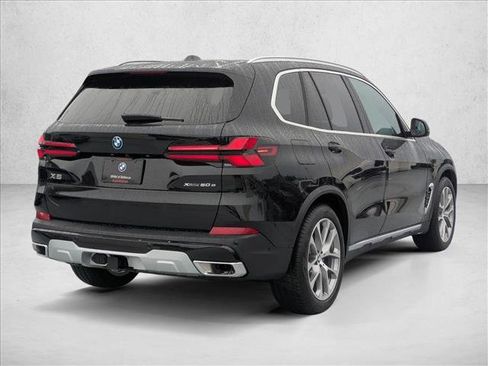 New 2026 BMW X5 xDrive50e image 2