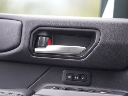 Used 2024 Toyota Land Cruiser image 14