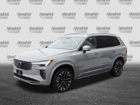 Certified 2025 Volvo XC90 B6 Plus image 5