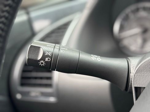 Used 2024 Nissan Armada SV image 8